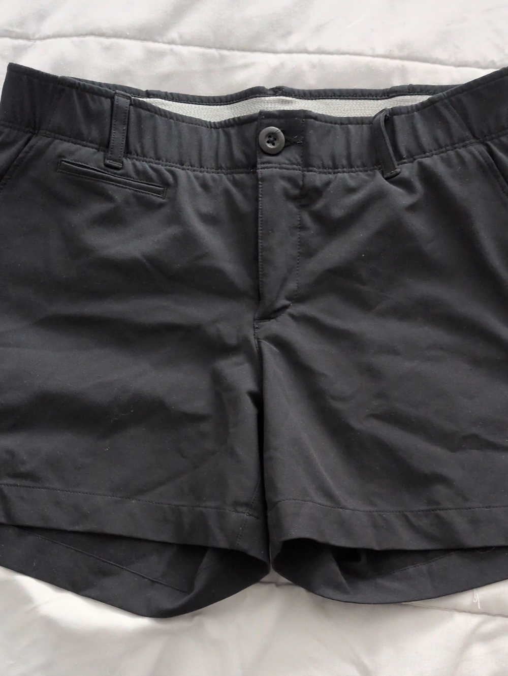 Ladies Under Armour Black Heatgear Golf Shorts - 4